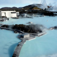 I benefici della talassoterapia e le specificità degli impianti talassoterapia nelle terme con acqua marina. Foto: Blue Lagoon Islanda di Jason Eppink